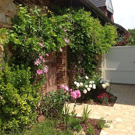 La Bicoque En Puisaye Saint-Amand-en-Puisaye Exterior foto