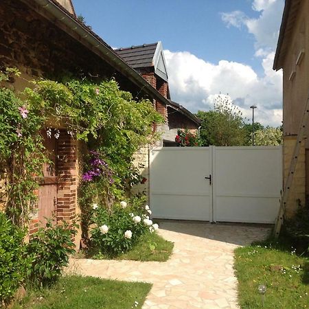La Bicoque En Puisaye Saint-Amand-en-Puisaye Exterior foto